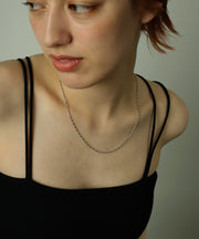 汗や水に強く変色しにくいためお風呂や温泉、海でもつけっぱなし◎