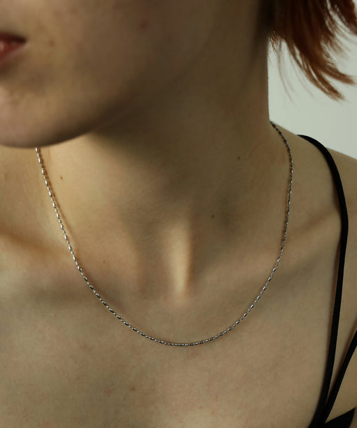 金属アレルギーを起こしにくいサージカルステンレス素材