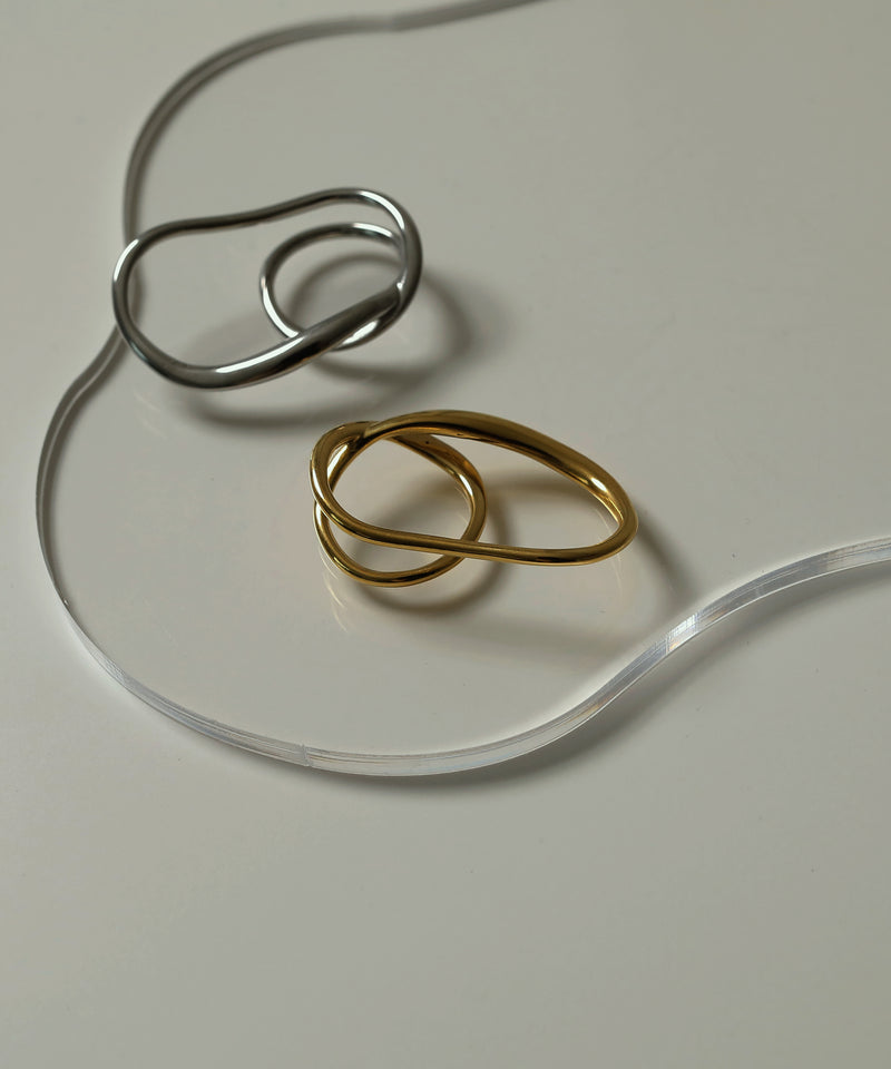 金属アレルギーを起こしにくいサージカルステンレス素材