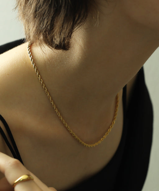 金属アレルギーを起こしにくいサージカルステンレス素材