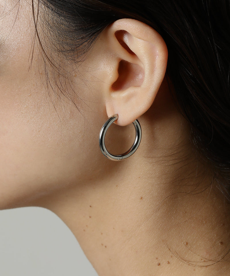 カラー：シルバー　太さ：3mm　直径：24mm