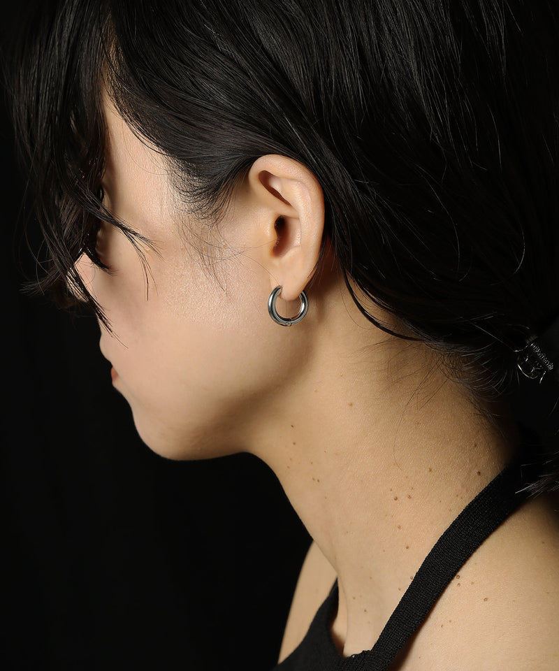 カラー：シルバー　太さ：3mm　直径：16mm