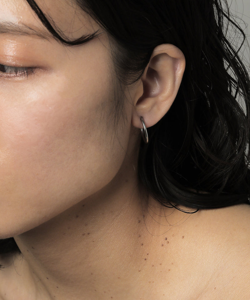 カラー：シルバー　円直径：1.9㎝