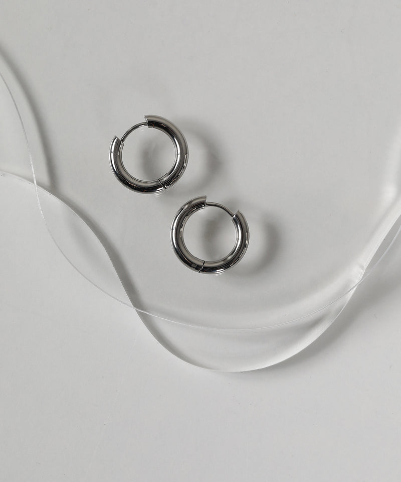 カラー：シルバー　太さ：3mm　直径：18mm