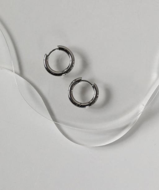 カラー：シルバー　太さ：3mm　直径：18mm