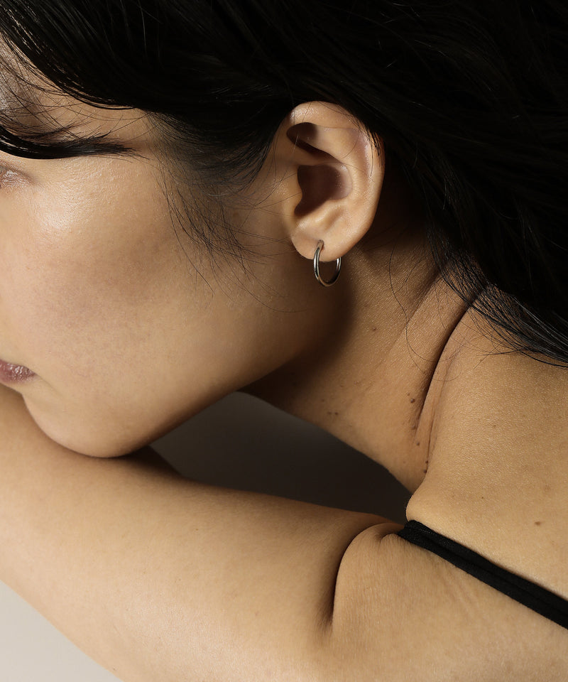 カラー：シルバー　円直径：1.5㎝