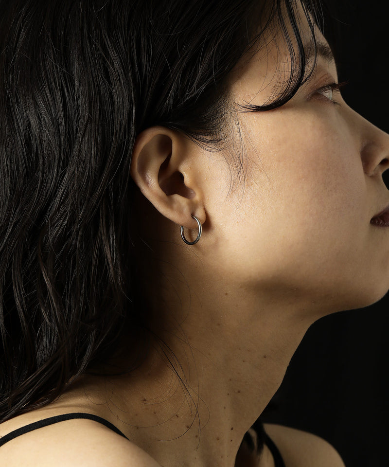 カラー：シルバー　円直径：1.5㎝