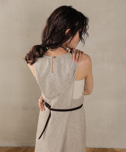 アイボリー<br>身長 : 162cm