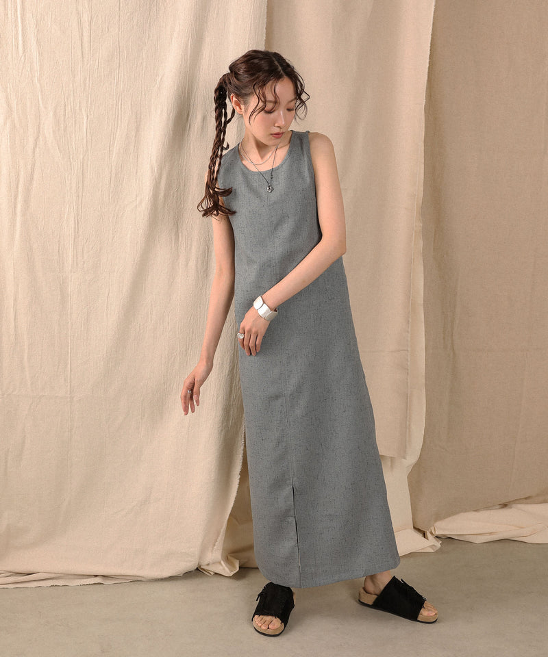 ブルー<br>身長 : 162cm