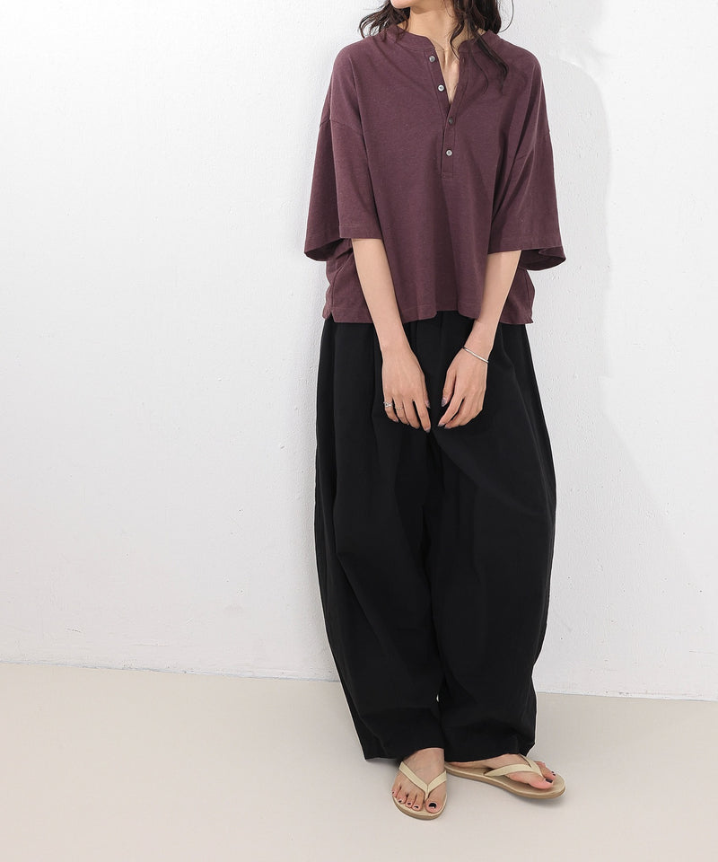 ブラウン / 身長 : 163cm