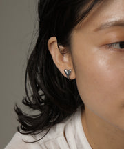 汗や水に強く変色しにくいためお風呂や温泉、海でもつけっぱなし◎