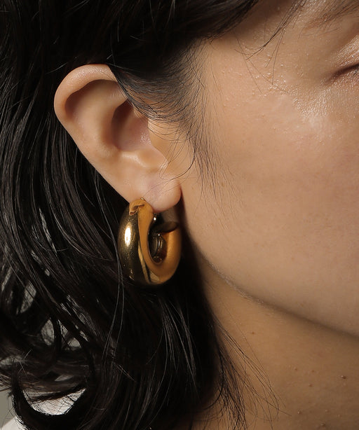 金属アレルギーを起こしにくいサージカルステンレス素材