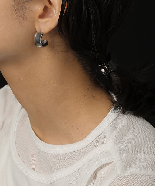 金属アレルギーを起こしにくいサージカルステンレス素材