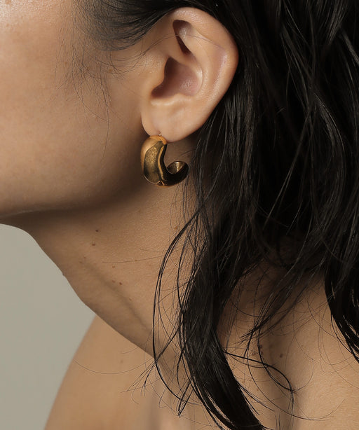 金属アレルギーを起こしにくいサージカルステンレス素材