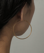 汗や水に強く変色しにくいためお風呂や温泉、海でもつけっぱなし◎