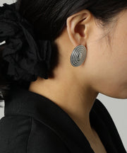 シンプルなコーデの時に重宝するデザイン