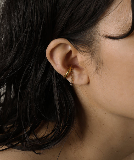 汗や水に強く変色しにくいためお風呂や温泉、海でもつけっぱなし◎