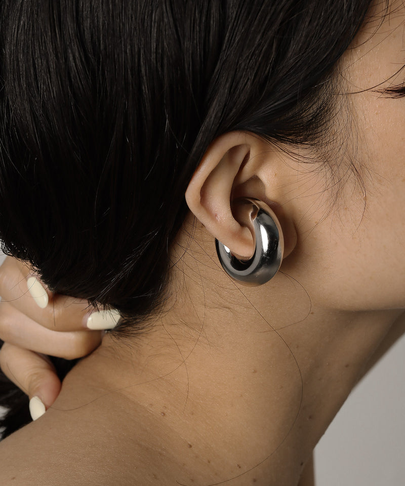 存在感抜群のボリュームイヤーカフ