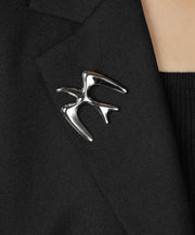 空気や汗に触れても錆びにくく熱や腐食にも強い素材