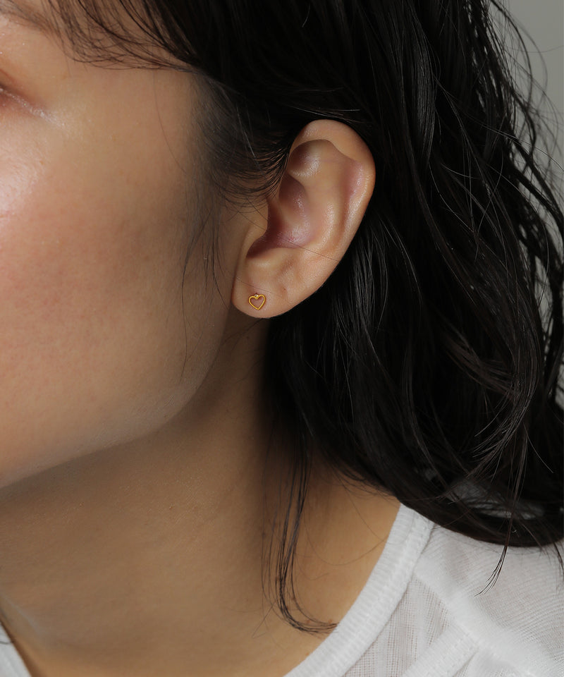 肌にすっと馴染むスキンアクセ