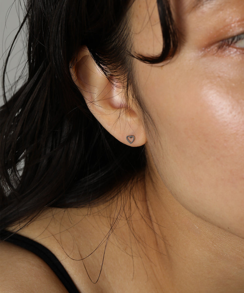 金属アレルギーを起こしにくいサージカルステンレス素材