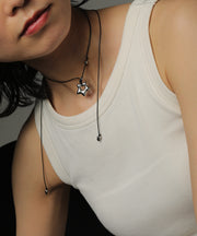 汗や水に強く変色しにくいためお風呂や温泉、海でもつけっぱなし◎