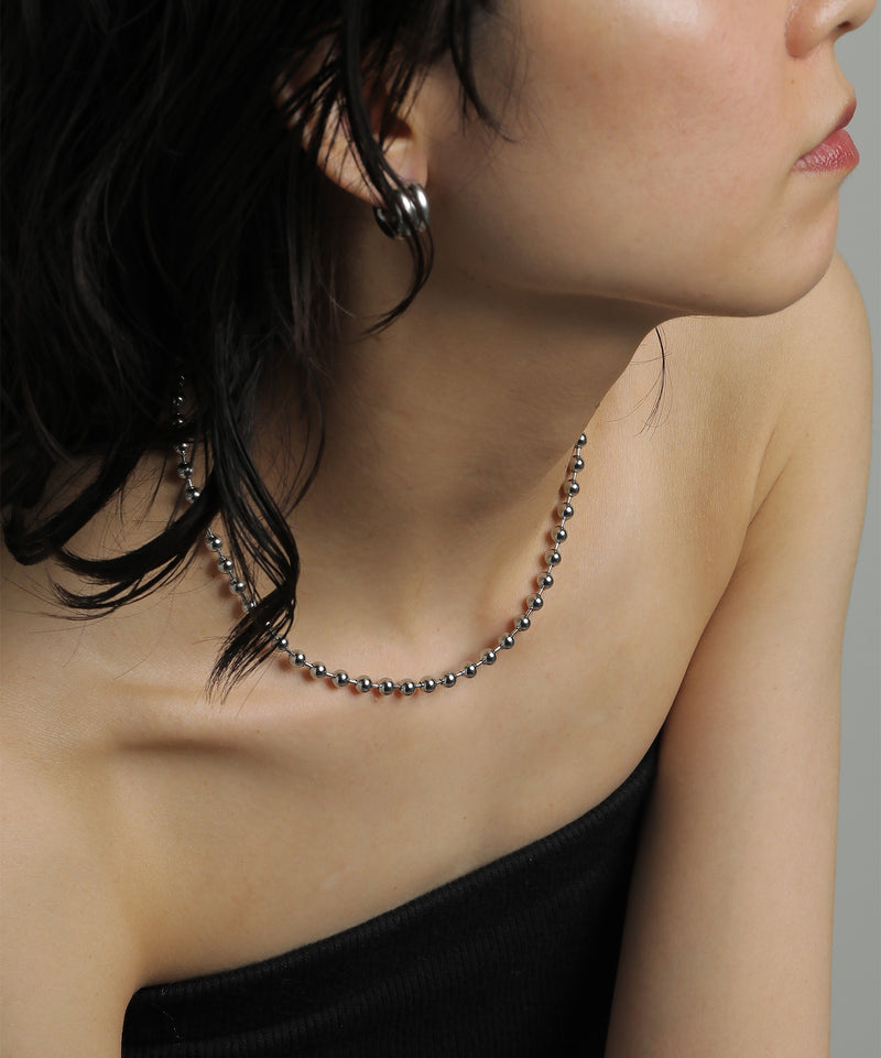 汗や水に強く変色しにくいためお風呂や温泉、海でもつけっぱなし◎