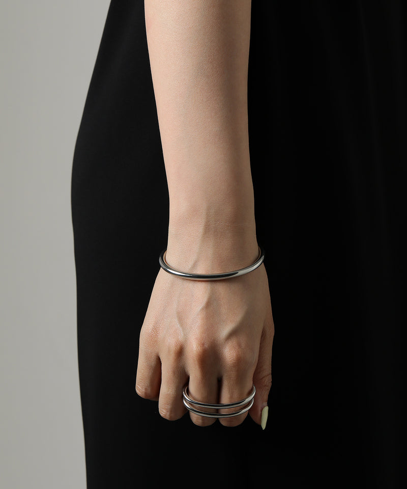 金属アレルギー対応 シンプルラインバングル サージカルステンレス