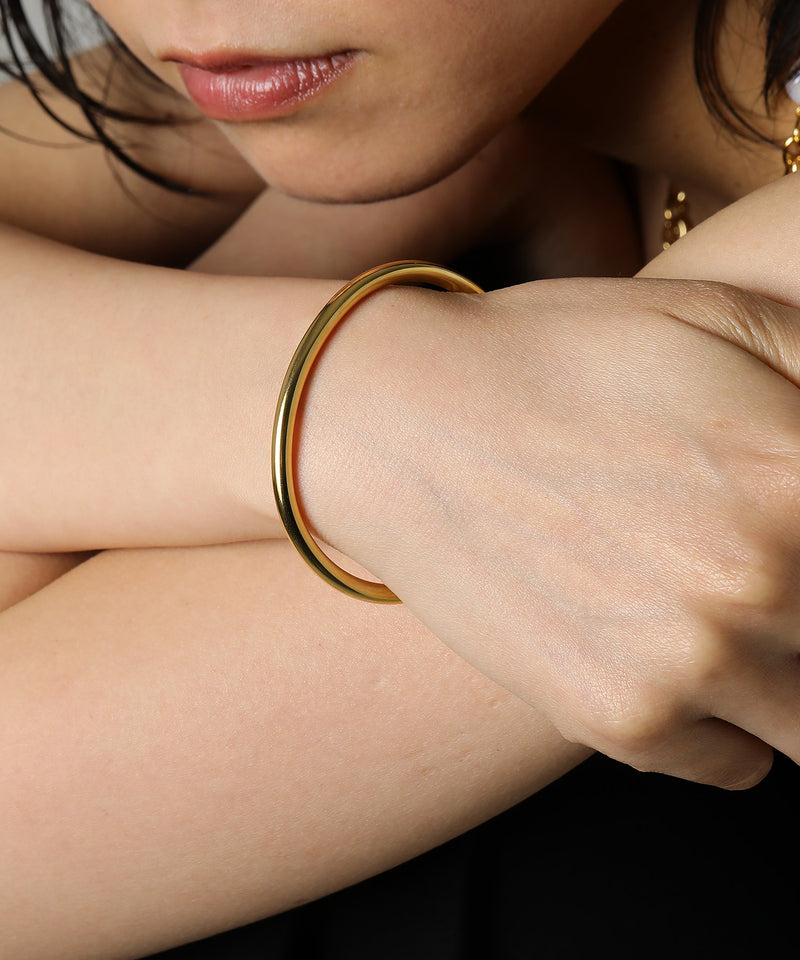 金属アレルギーを起こしにくいサージカルステンレス素材