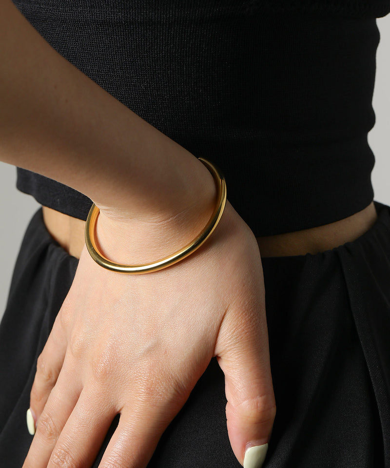 金属アレルギー対応 シンプルラインバングル サージカルステンレス