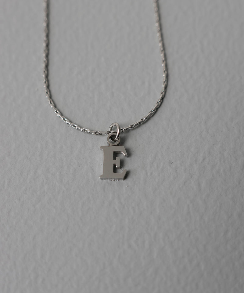 カラー：シルバー系1(イニシャルE)