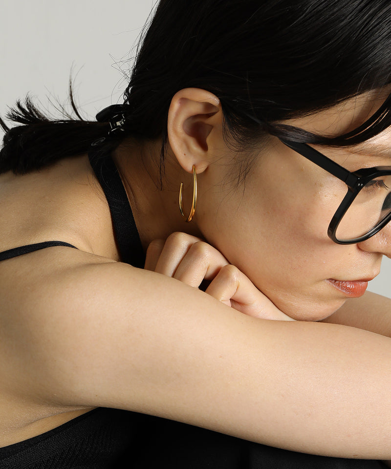 汗や水に強く変色しにくいためお風呂や温泉、海でもつけっぱなし◎