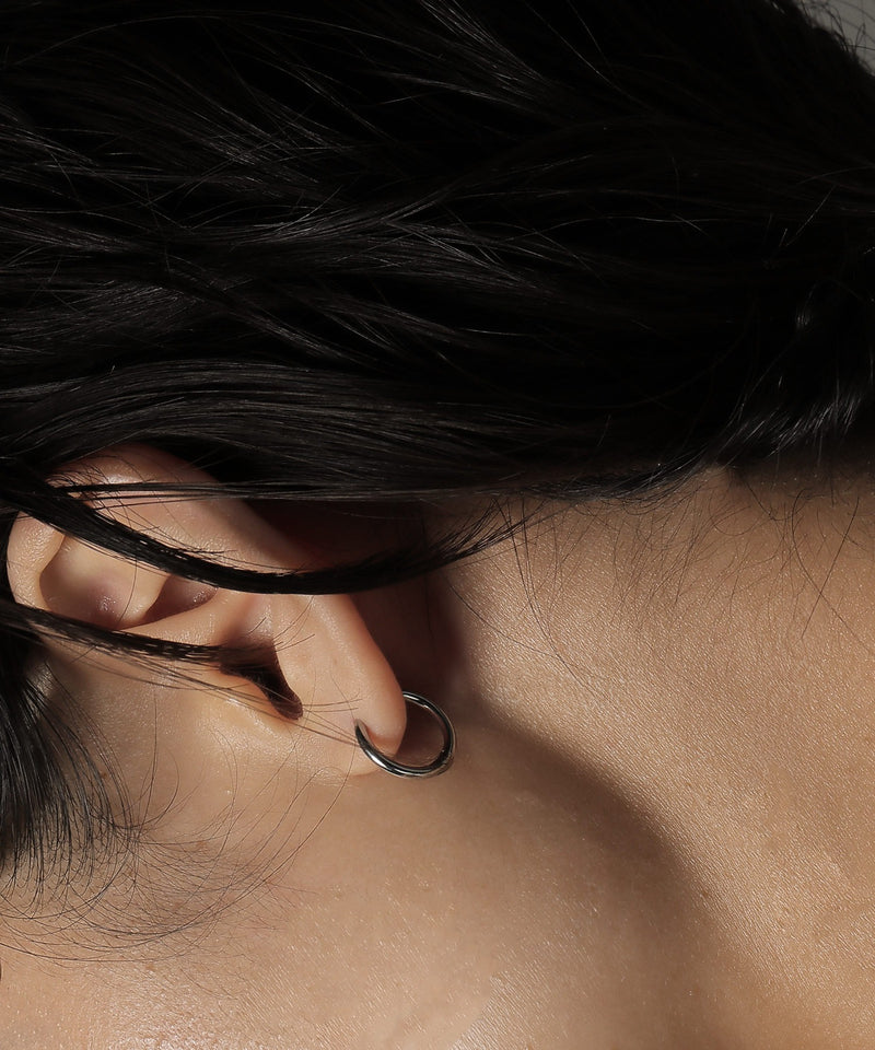 太さ：1.6mm　直径：13mm