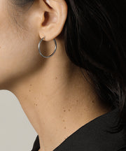 カラー：シルバー　太さ：1.6mm　直径：23mm