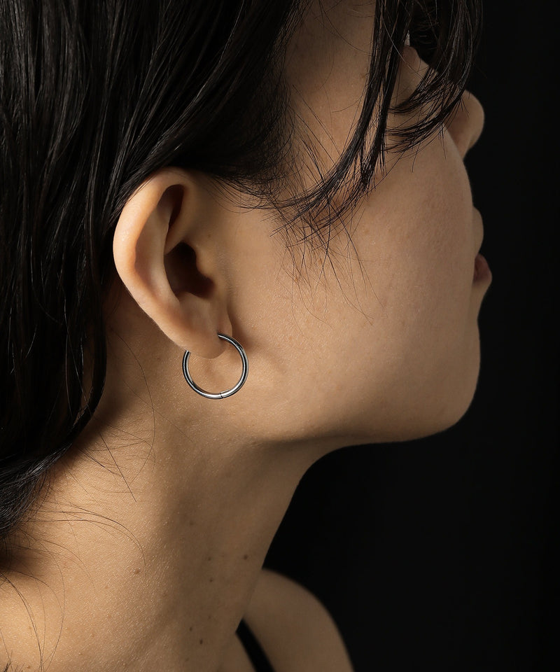 カラー：シルバー系3　太さ：1.6mm　直径：17mm