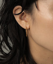 カラー：ゴールド　太さ：1.6mm　直径：23mm