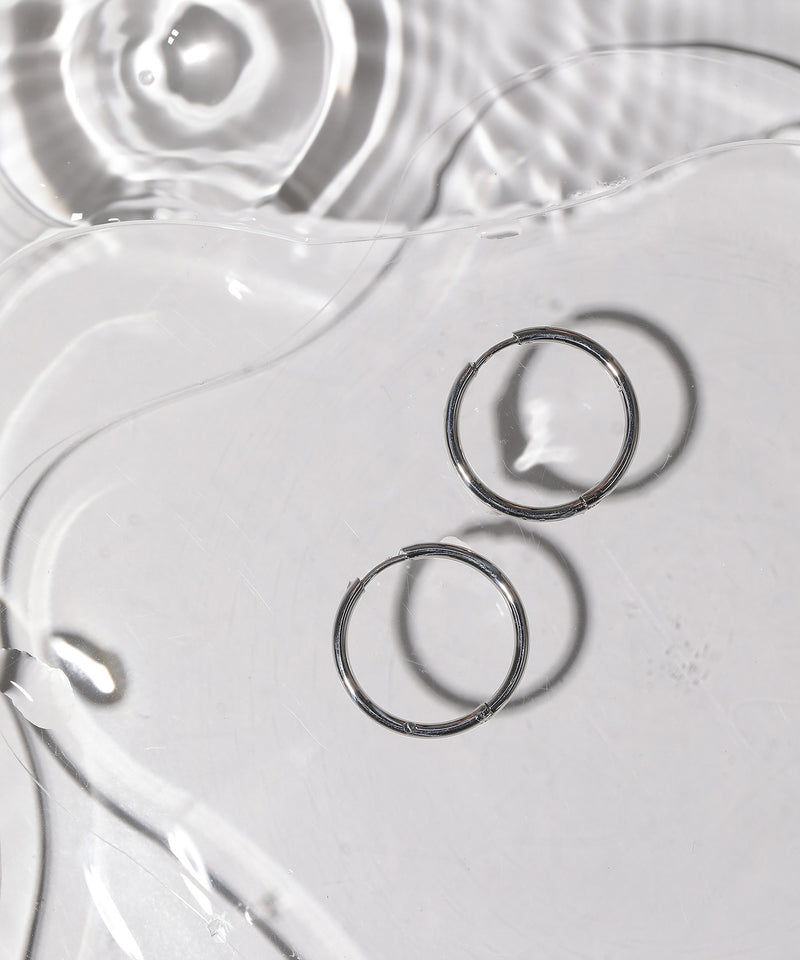 カラー：シルバー　太さ：2mm　直径：24mm