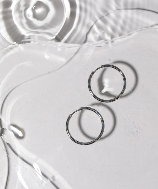 カラー：シルバー　太さ：2mm　直径：24mm