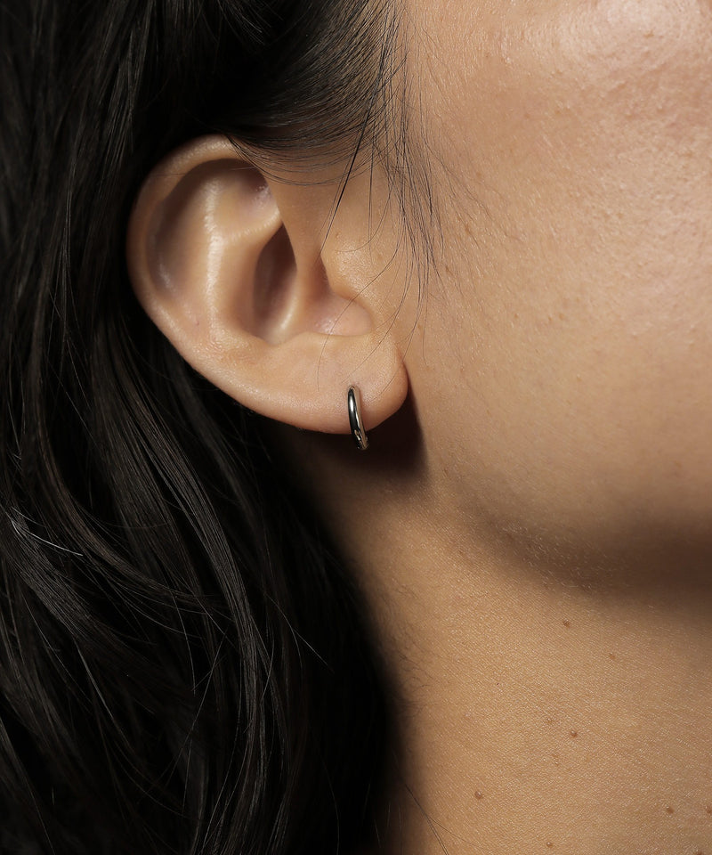 カラー：シルバー　太さ：2mm　直径：10mm