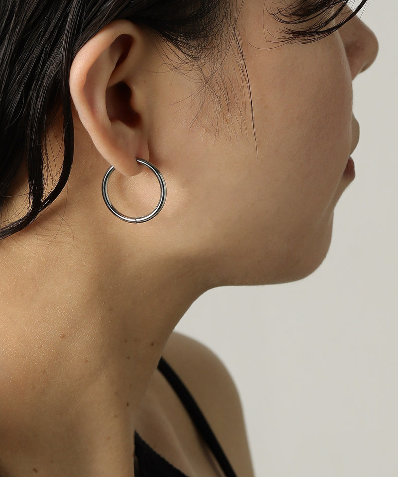 カラー：シルバー　太さ：2mm　直径：22mm