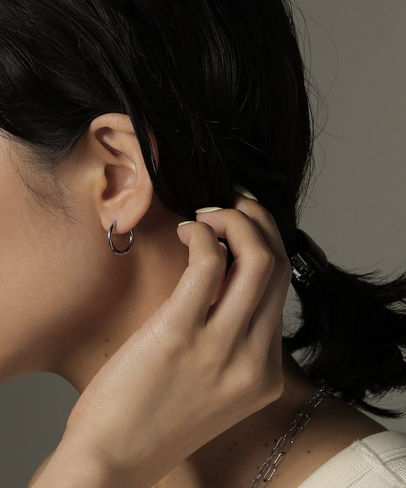 カラー：シルバー　太さ：2mm　直径：16mm