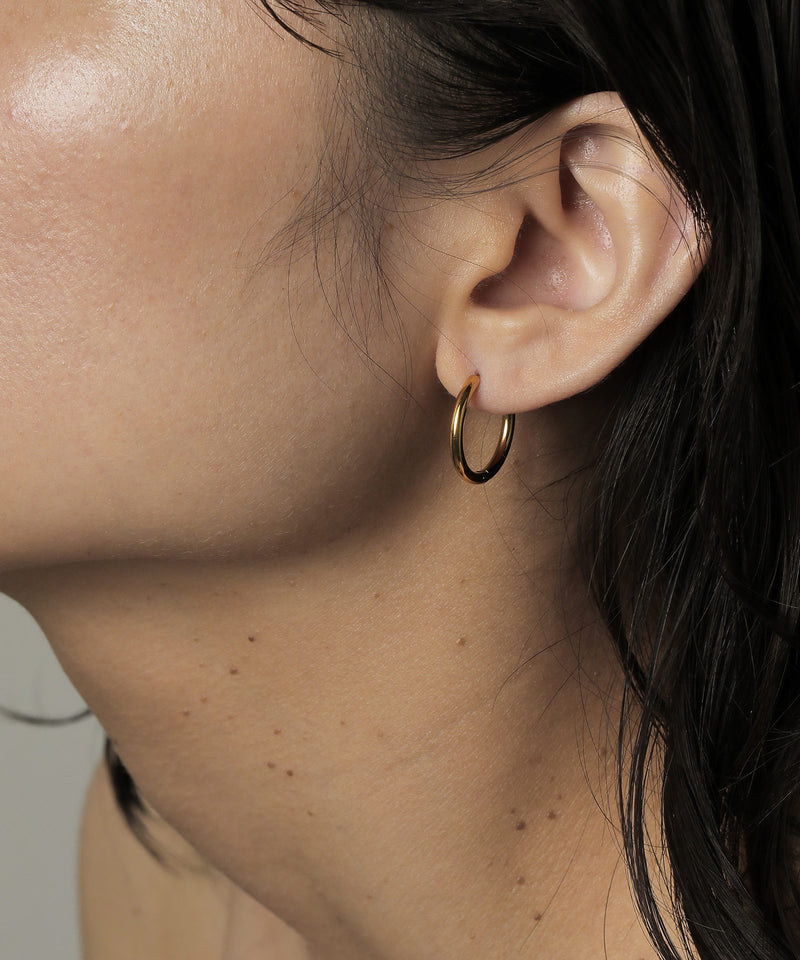 カラー：ゴールド　太さ：2mm　直径：18mm