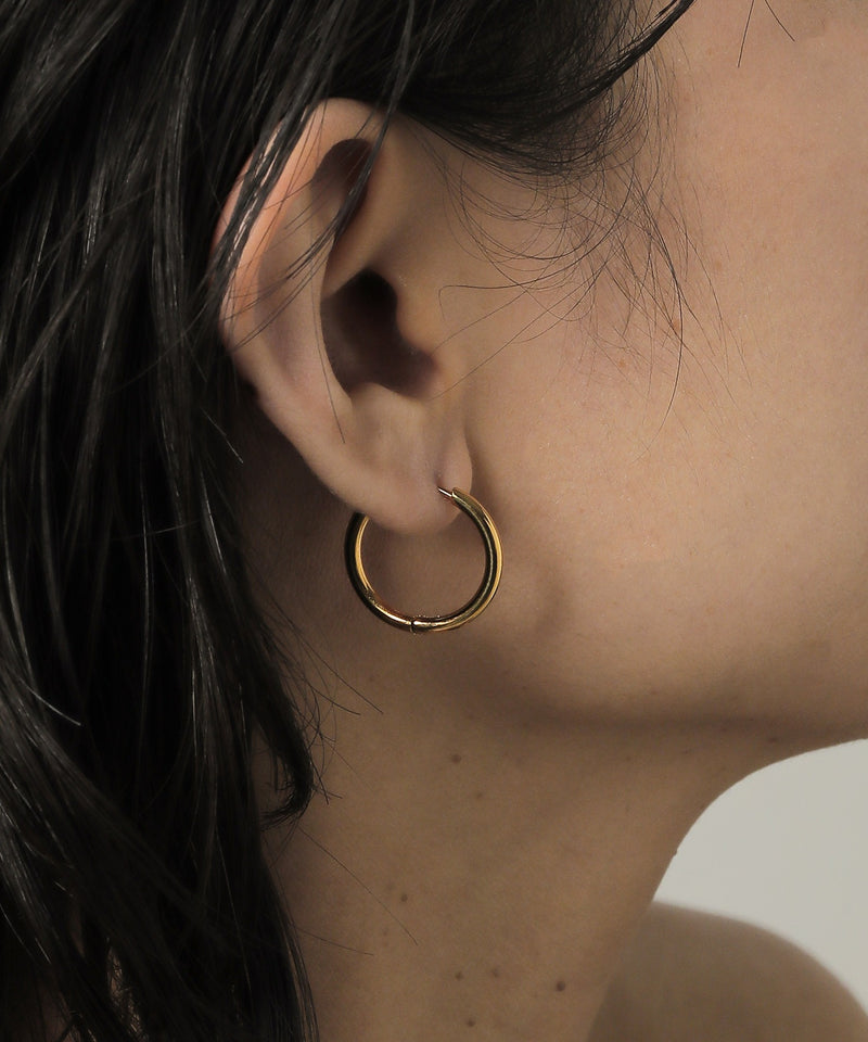 カラー：ゴールド　太さ：2mm　直径：18mm