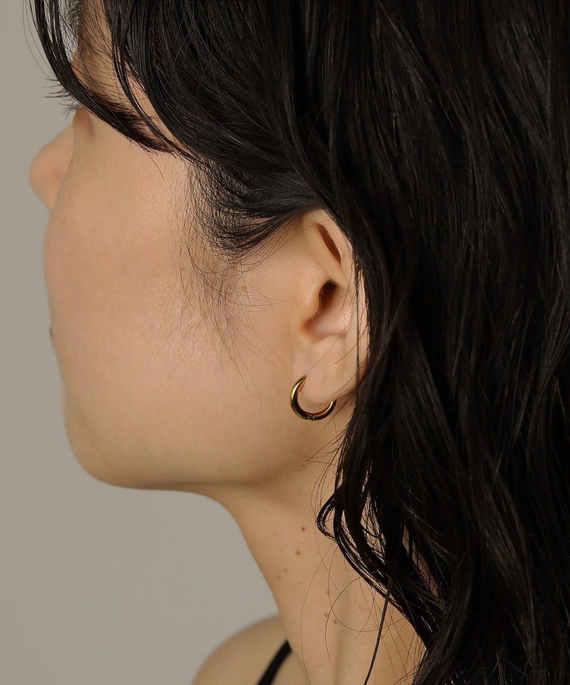 カラー：ゴールド　太さ：2mm　直径：16mm