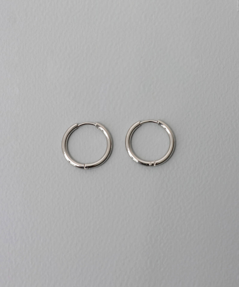 カラー：シルバー　太さ：2mm　直径：18mm