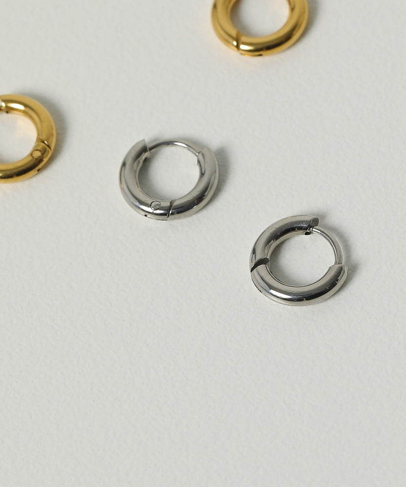 カラー：ゴールド　太さ：2mm　直径：10mm<br>
カラー：シルバー　太さ：2mm　直径：10mm