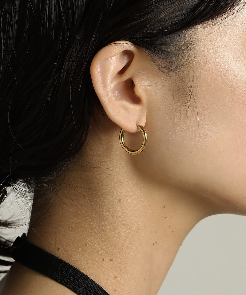 カラー：ゴールド　太さ：2.5mm　直径19mm