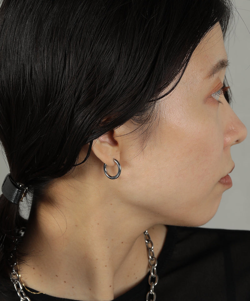 カラー：シルバー　太さ：2.5mm　直径17mm