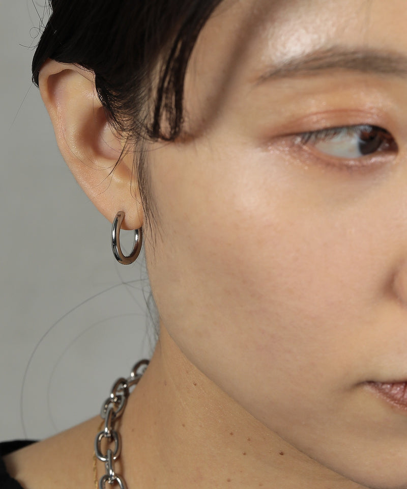 カラー：シルバー　太さ：2.5mm　直径17mm