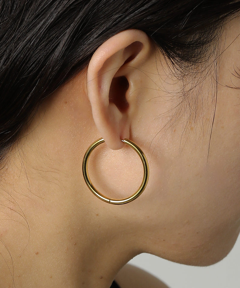 カラー：ゴールド　太さ：2.5mm　直径30mm